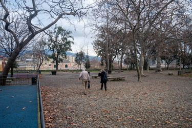 Genova, parco Acquasola - aperto, ma chiusi il bar e la giostra