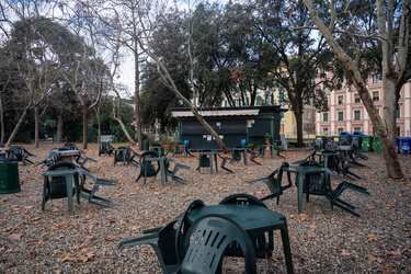 Genova, parco Acquasola - aperto, ma chiusi il bar e la giostra