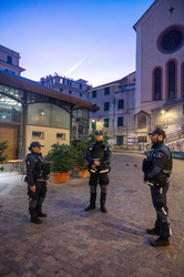 Genova, centro storico - pattuglia polizia locale
