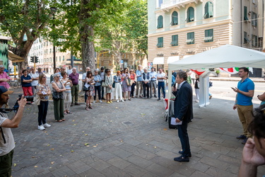 Genova, piazza Savonarola - presidio partito democratico contro 