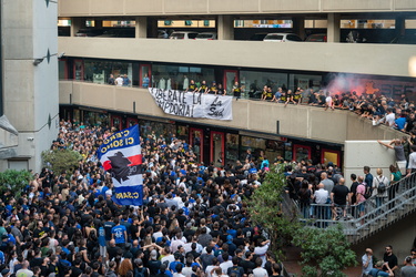 Genova, corte lambruschini - protesta tifosi sampdoria
