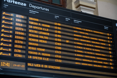 Genova, stazione Brignole - sciopero treni senza conseguenze per