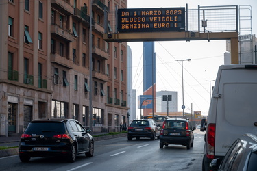 Genova, pannelli luminosi traffico veicoli inquinanti