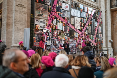 wall of dolls 25112023-9226