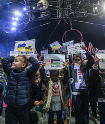 Gravity Circus solidarieta Ucraina Palestina