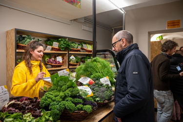 Genova, via del Campo - apertura nuovo mercatino coperto di Cold