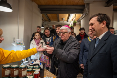 Genova, via del Campo - apertura nuovo mercatino coperto di Cold