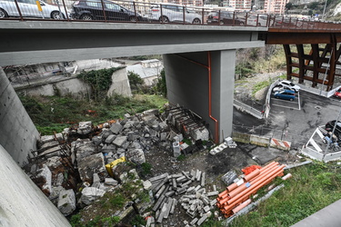 resti molo porto antico lagaccio 