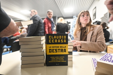 Claudio Cerasa presenta libro 21112022-05