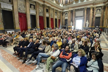 Genova, palazzo ducale, storia in piazza