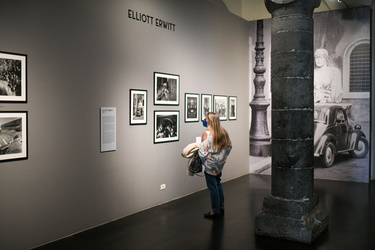 Genova, palazzo Ducale - inaugurata mostra fotografica su fotogr