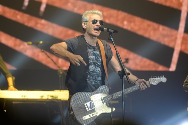 Genova, palasport fiumara - il concerto di Luciano Ligabue