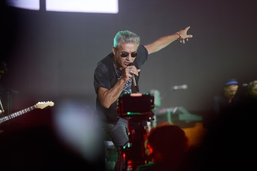 Genova, palasport fiumara - il concerto di Luciano Ligabue