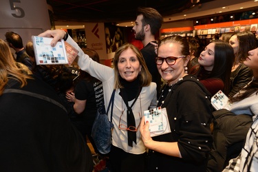 Genova, feltrinelli - firma copie Fabrizio Moro - cantante vinci