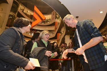 Genova, libreria Feltrinelli - Paolo Kessisoglu presenta canzone