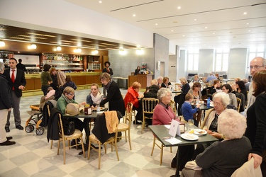 Genova - teatro Carlo Felice - aperitivo per beneficenza