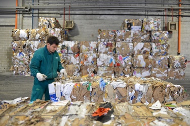 Genova, via Sardorella - impianto amiu riciclaggio carta e carto