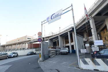 Genova, zona varco portuale San Benigno - le piccole aziende che