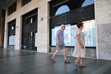 Genova, piazza della Vittoria - prossima apertura pizzeria napol