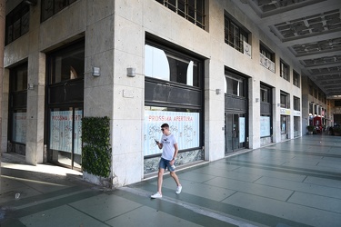 Genova, piazza della Vittoria - prossima apertura pizzeria napol