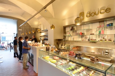 Genova - piazza Matteotti - bar pasticceria Douce