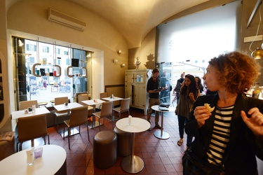 Genova - piazza Matteotti - bar pasticceria Douce