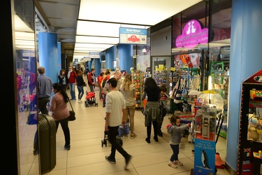 Genova - galleria commerciale acquario