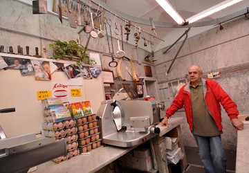 Genova - storica macelleria in Via Lomellini