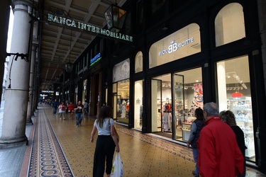 Genova, via XX - nuova apertura negozio bigiotteria