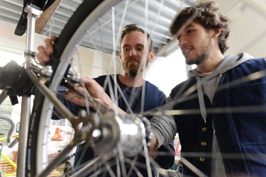 Genova, via Pescheira - due architetti aprono "La Zuccheriera", 