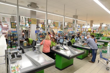 Genova - supermercato Basko in via Emilia a Molassan