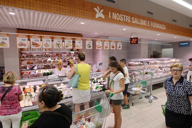 Genova - supermercato Basko in via Emilia a Molassan