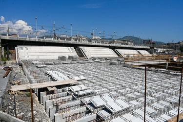 Genova, zona Brignole - cantiere scolmatore Bisagno - appaiono p