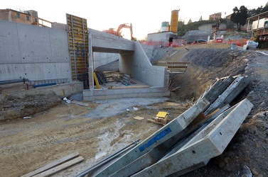 Genova - ponente - zona Fegino - cantiere