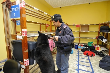 Genova - controlli stazioni polizia cinofila