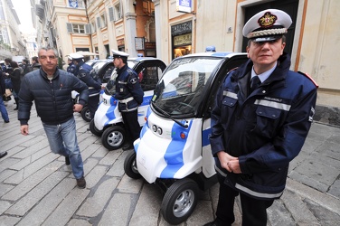 Genova - palazzo Tursi - la polizia municipale si dota di mezzi 