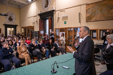 Genova, istituto Vittorio Emanuele - lezione di Carlo Cottarelli