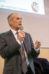 Genova, istituto Vittorio Emanuele - lezione di Carlo Cottarelli