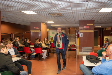 Genova, casa dello studente - lezione sulla resistenza di Mauriz