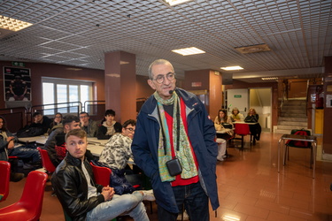 Genova, casa dello studente - lezione sulla resistenza di Mauriz