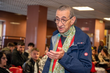 Genova, casa dello studente - lezione sulla resistenza di Mauriz