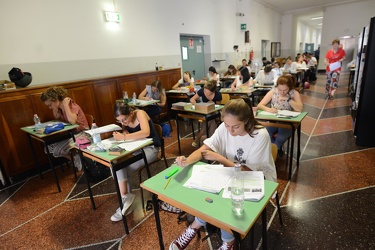 Genova - il primo giorno esame maturit√† - tema