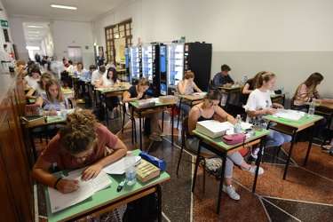 Genova - il primo giorno esame maturit√† - tema