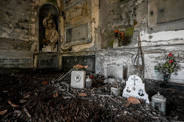 cimitero Castagna degrado 31102023-19