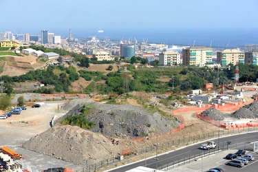 Genova - collina Erzelli - cantiere visto da palazzo Siemens