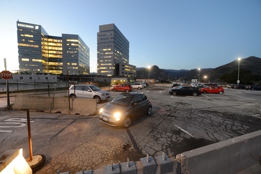 Genova - la collina degli Erzelli inquadrata al crepuscolo