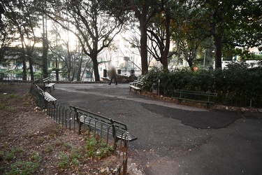 Genova - corso Ugo Bassi - i giardini pubblici dedicati a Montal