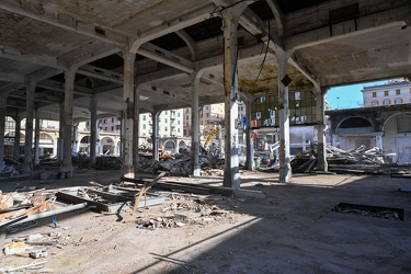 Genova, ex mercato Corso Sardegna, iniziate prime demolizioni ca