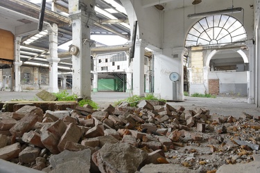 Genova - mercato ortofrutticolo di corso sardegna, abbandonato
