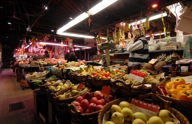 mercato comunale in Via Gramsci